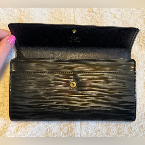 LOUIS VUITTON Black Epi Sarah Leather Case Wallet in Black - Picture 9 of 13